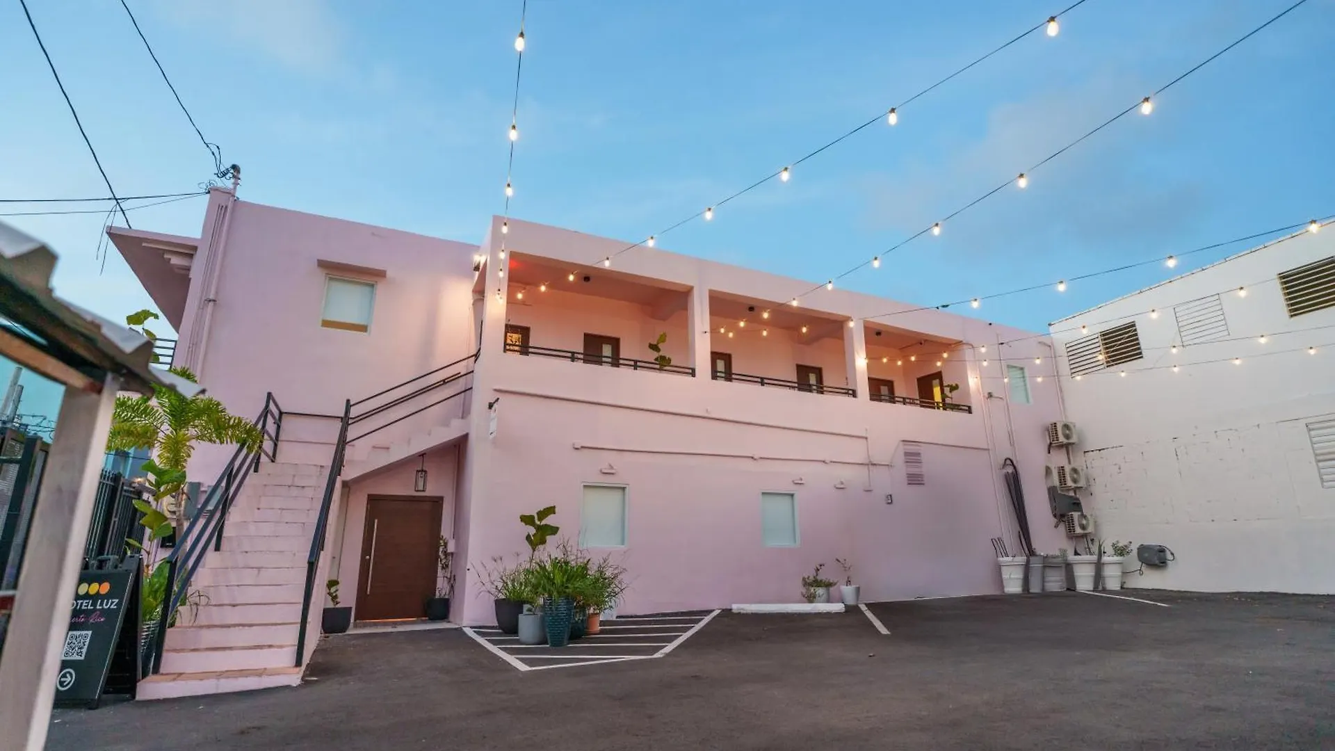 Room 6 Affordable Cool In Santurce Arts Area San Juan